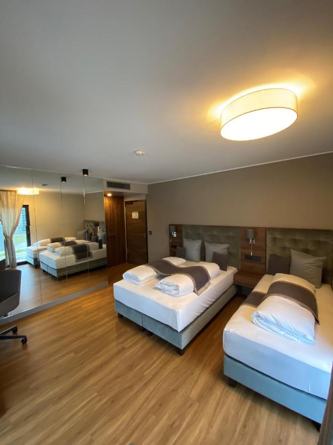 Intergroup Business&Design Hotel Ingolstadt Kosching Exterior foto